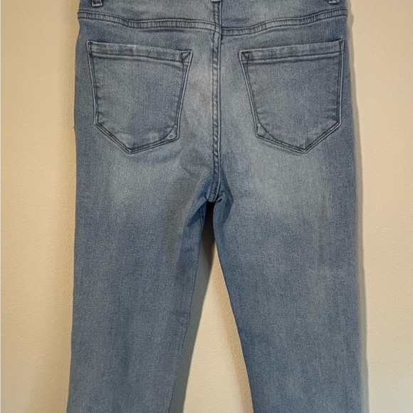 Kensie Women's 6/28 Distressed & Faded  Blue Denim Jeans V Cut Ankle - Picture 5 of 10